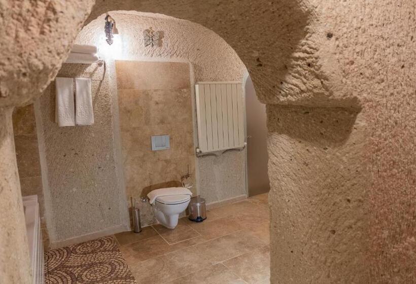 سوییت سوپریور, Grand Elite Cave Suites