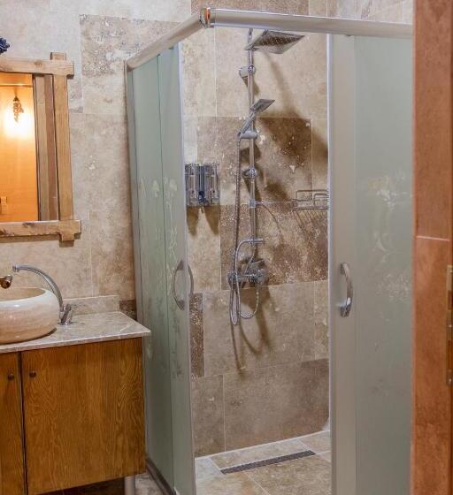 اتاق لوکس, Grand Elite Cave Suites