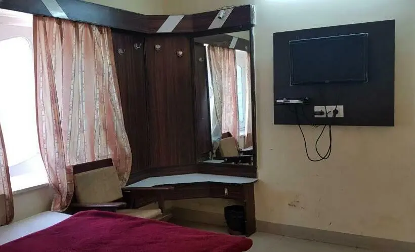 デラックスルーム, Rooms Near Bus Stand