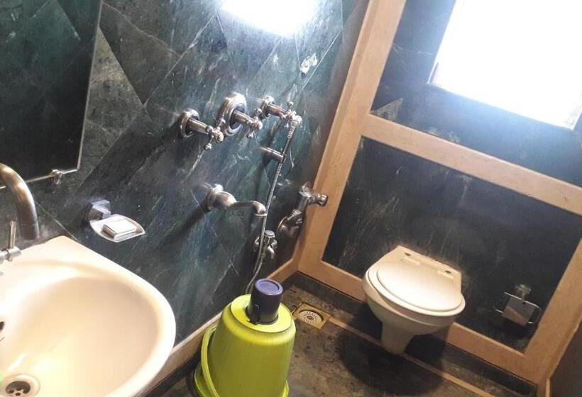 اتاق استاندارد, Shine Hospitality Crown
