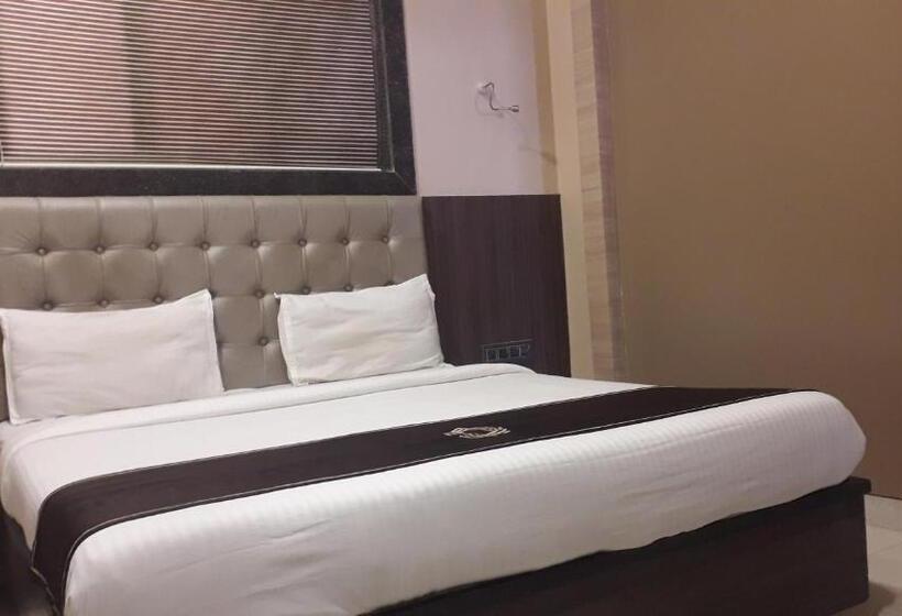 اتاق لوکس, Shine Hospitality Crown