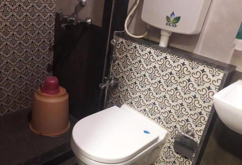 اتاق لوکس, Shine Hospitality Crown