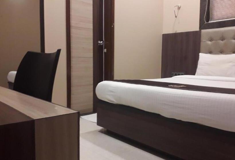 اتاق لوکس, Shine Hospitality Crown