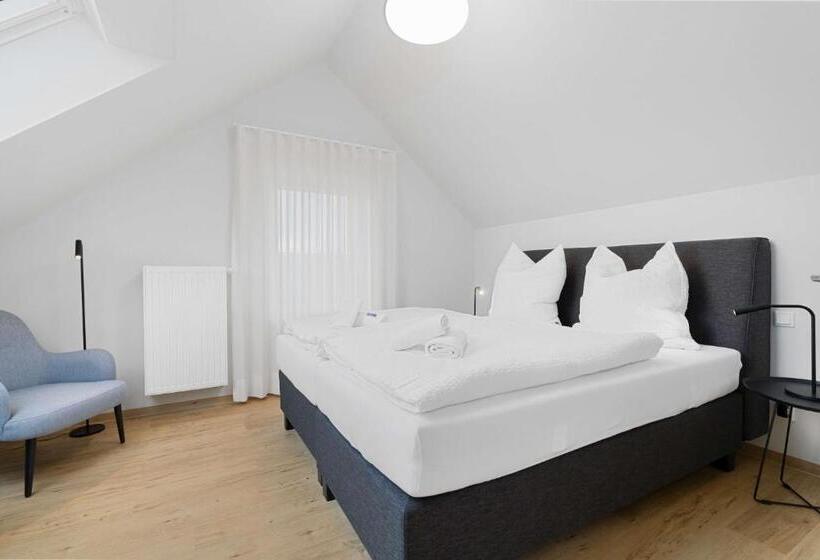 شقة غرفتين, Garni Traube