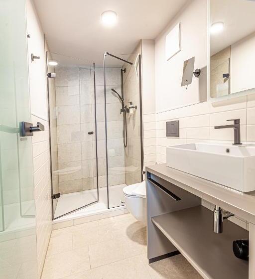 غرفة قياسية فردية, Garni Traube