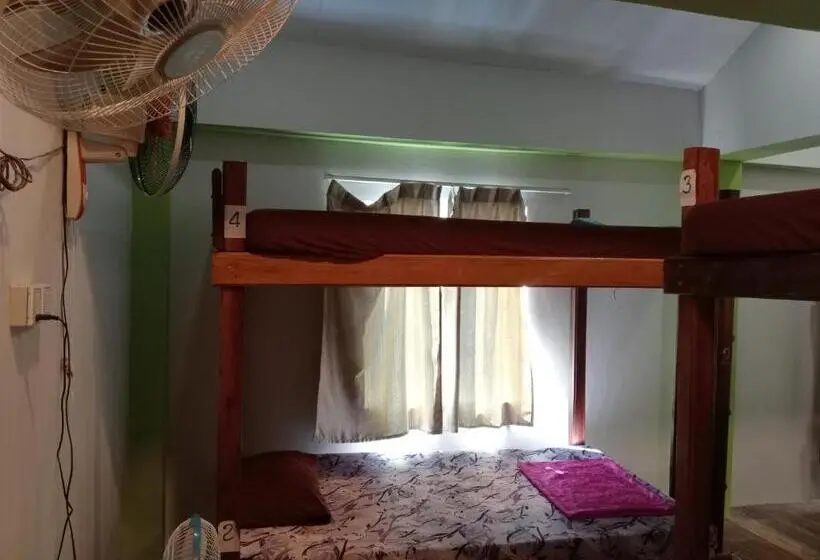 تختخواب در اتاق مشترک, Villa Koh Rong