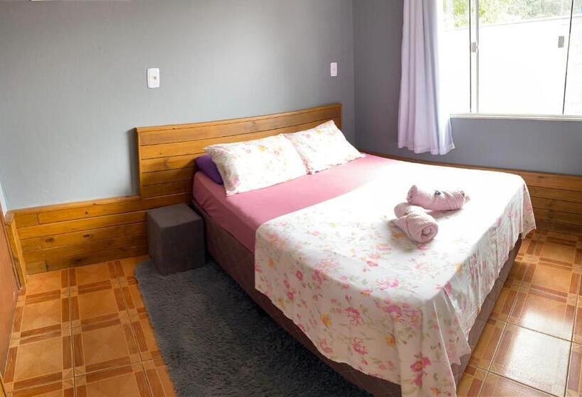 جناح, Chalés Do Parque Hospedagem