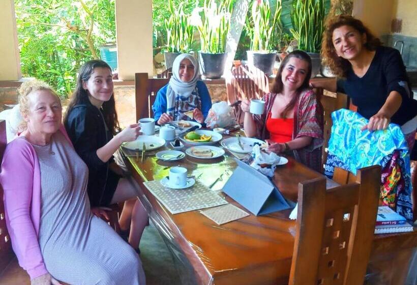 ファミリールーム, Ella Green Stay