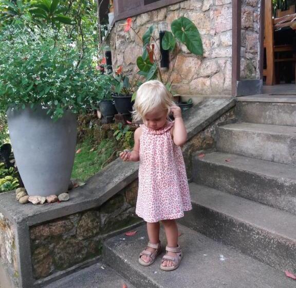 スリーベッドルーム　ヴィラ, Ella Green Stay