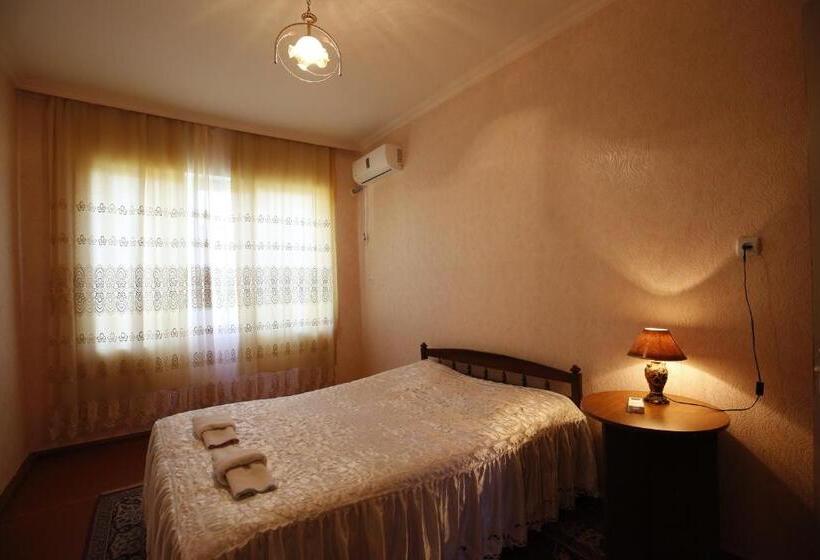اتاق اکونومی, Nature House