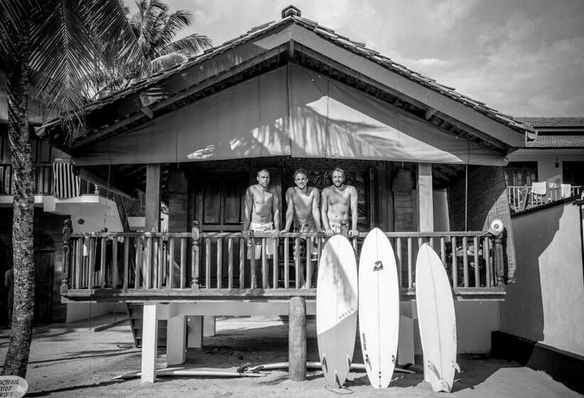 Номер Стандарт с Балконом, The Green Rooms Surf & Yoga Camp   On The Beach   Prime Location Renovated 2024