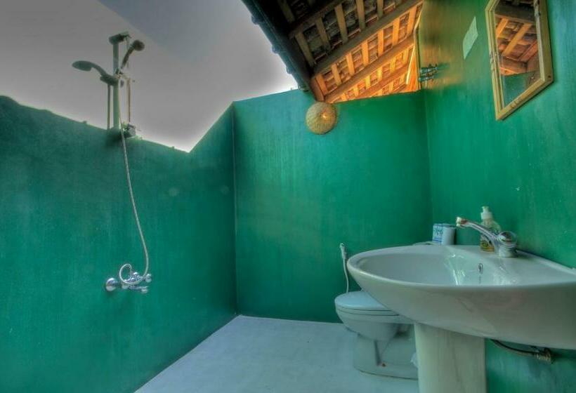 اتاق استاندارد با بالکن, The Green Rooms Surf & Yoga Camp   On The Beach   Prime Location Renovated 2024