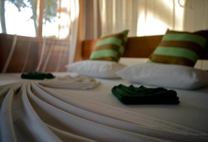 اتاق استاندارد با چشم‌انداز باغ, The Green Rooms Surf & Yoga Camp   On The Beach   Prime Location Renovated 2024