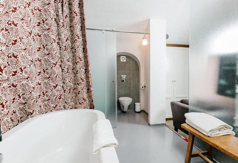 חדר דלוקס, Alegra Boutique