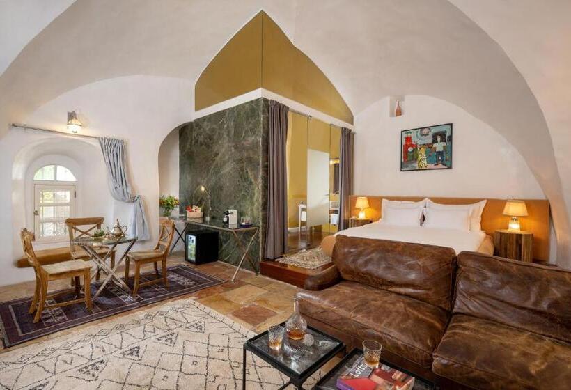 סוויטה דלוקס, Alegra Boutique