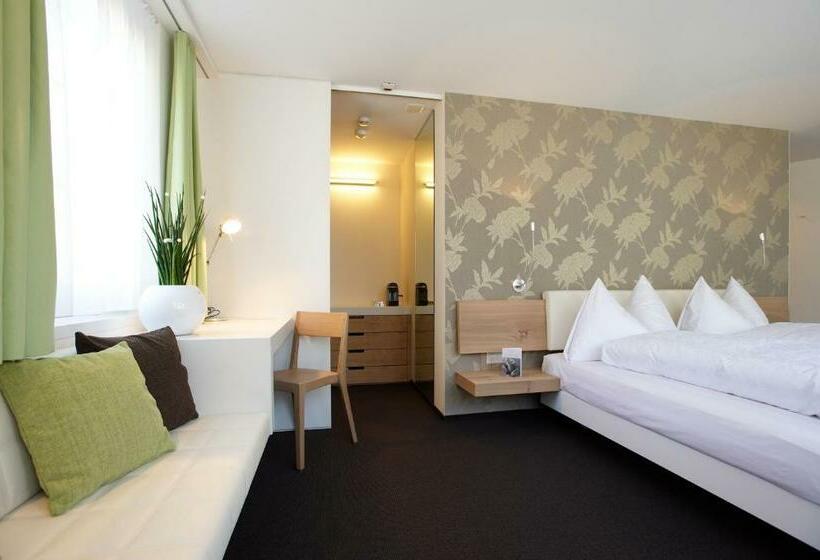 Полулюкс, Anker Hotel Restaurant