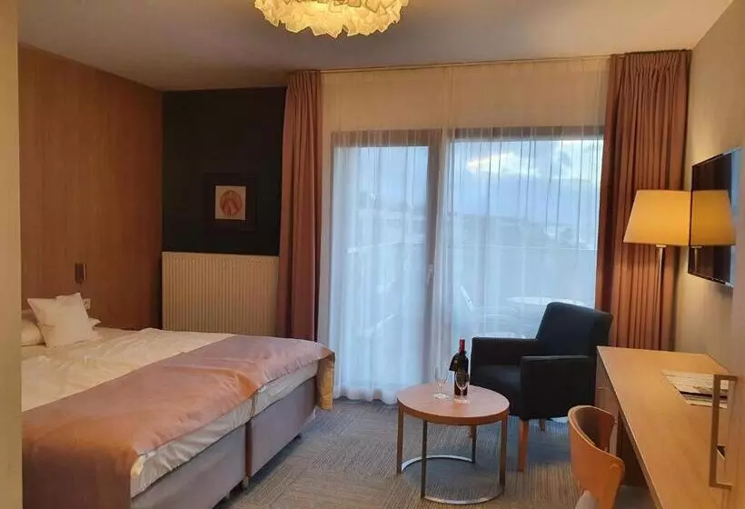 Standard-huone Sivuttainen Merinäkymä, Baltivia Sea Resort