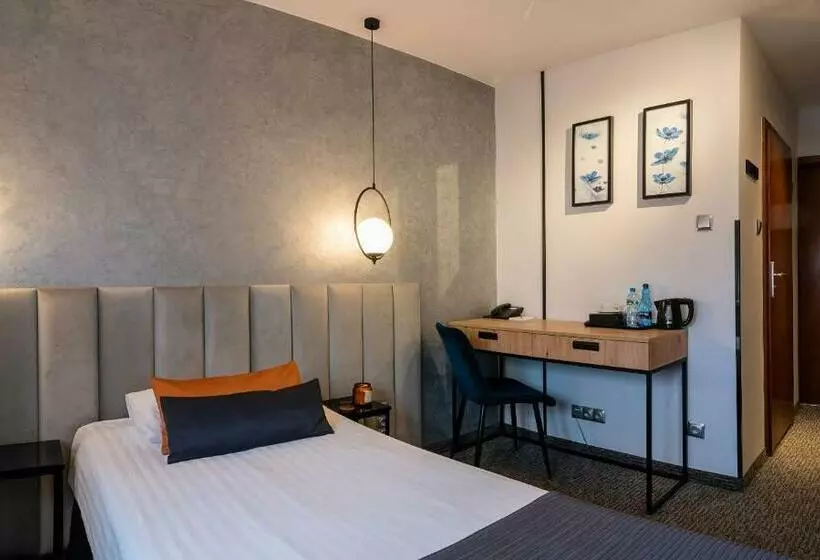スタンダードシングルルーム, B&b Hotel Piotrków Trybunalski