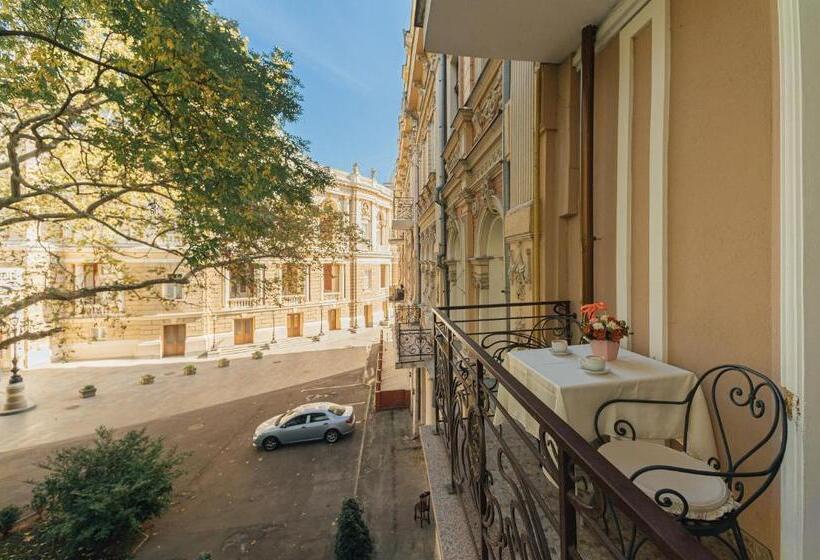 سوییت جونیور, Boutique Hotel Palais Royal