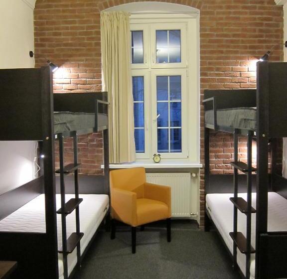 Четырехместный Номер Стандарт, Hostel Wratislavia