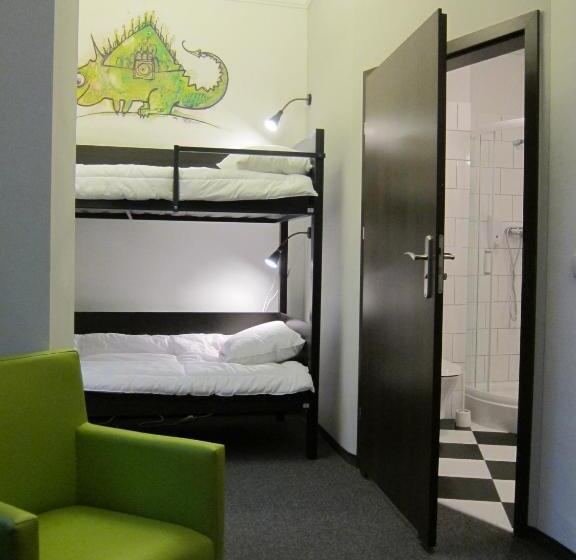 Четырехместный Номер Стандарт, Hostel Wratislavia
