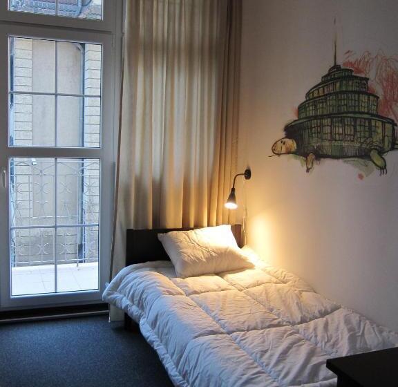 标准单人间, Hostel Wratislavia