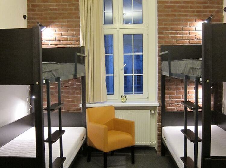 四人标准间, Hostel Wratislavia
