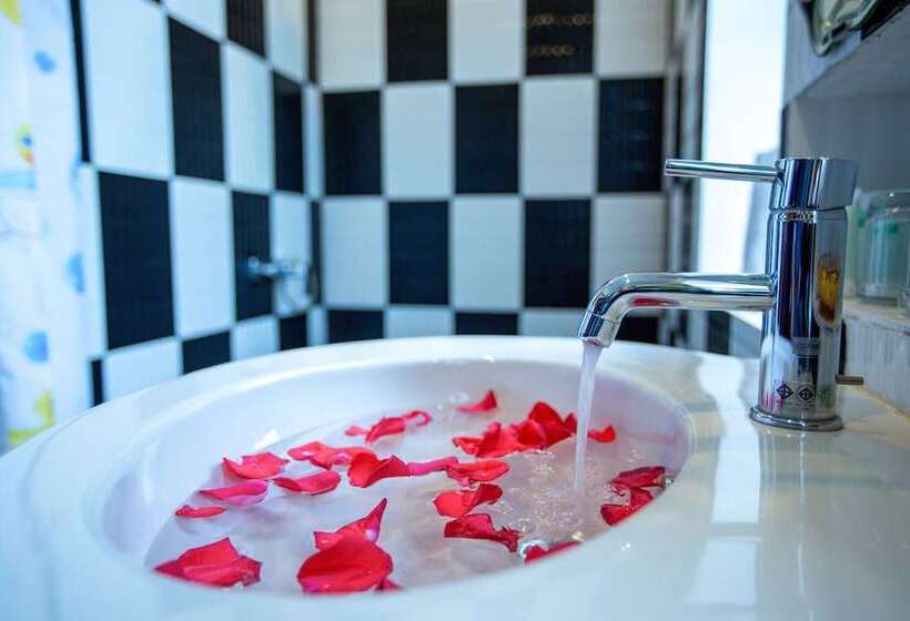 اتاق لوکس خانوادگی, Asanak D Angkor Boutique