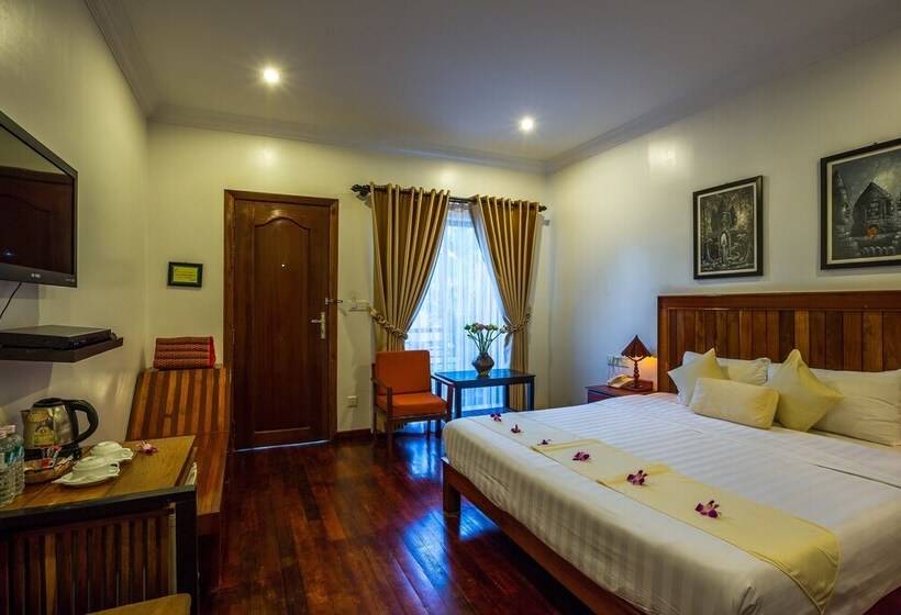 اتاق لوکس با چشم‌انداز استخر, Asanak D Angkor Boutique