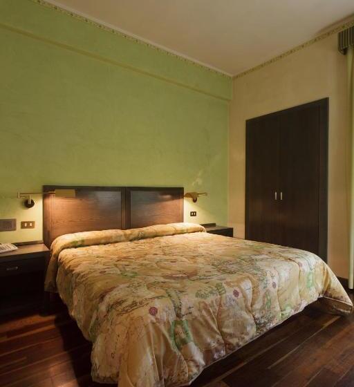 اتاق لوکس, Astor Hotel Vintage