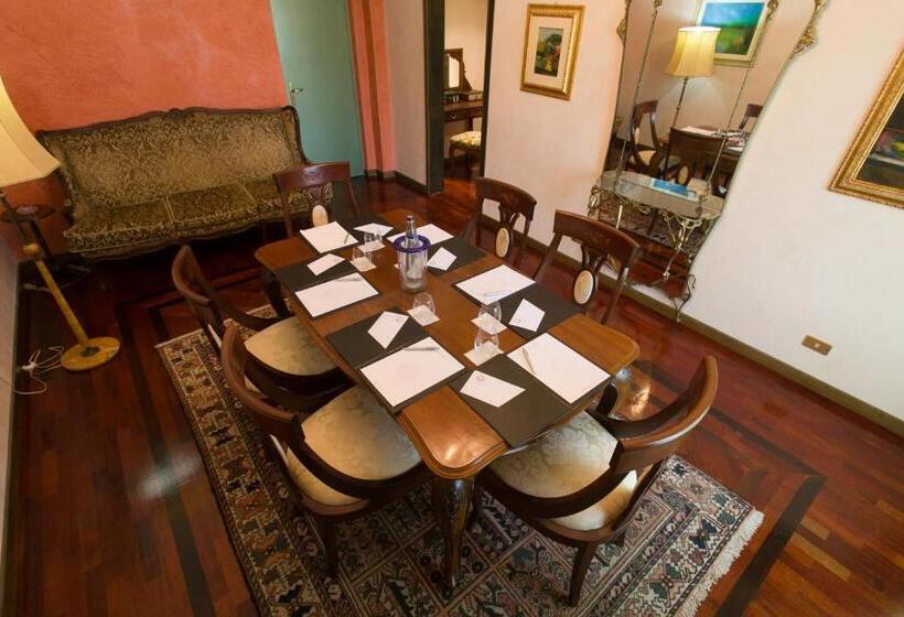 سوییت, Astor Hotel Vintage