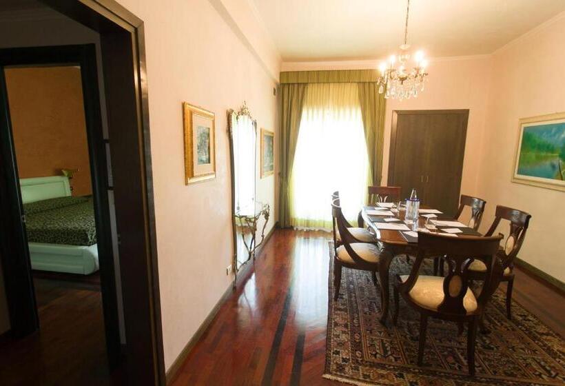 سوییت, Astor Hotel Vintage