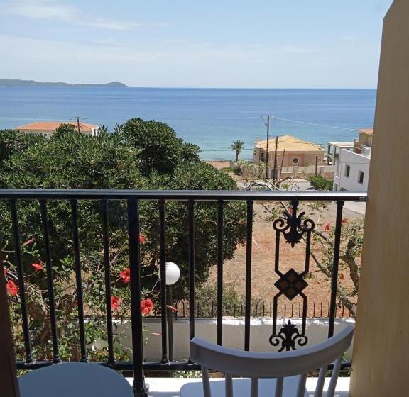 高级海景房, Castro