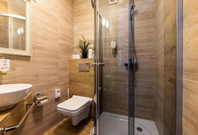 标准间, Diamond W Białym Dworku