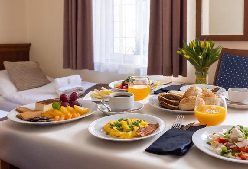 四人标准间, Diamond W Białym Dworku