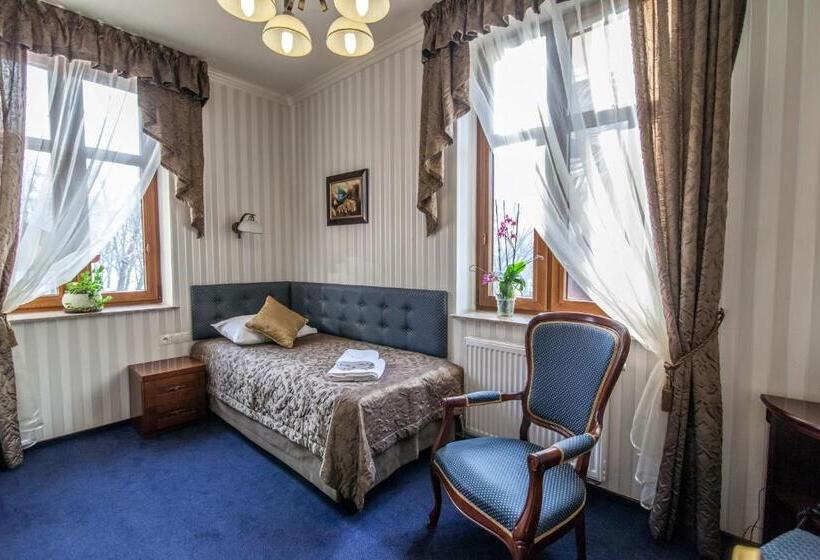 اتاق استاندارد یک نفره, Fryderyk