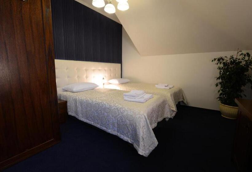 اتاق راحتی, Fryderyk