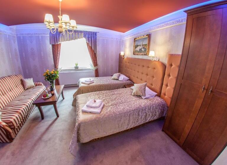 اتاق راحتی, Fryderyk