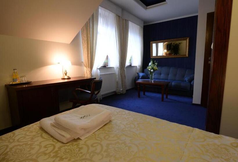 اتاق راحتی, Fryderyk