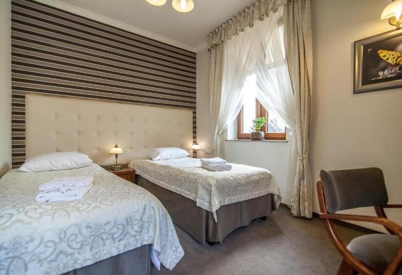 اتاق استاندارد, Fryderyk