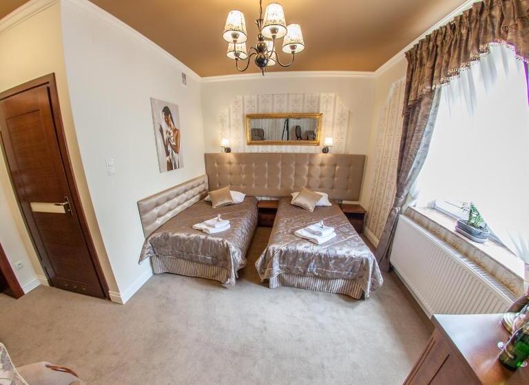 اتاق استاندارد, Fryderyk