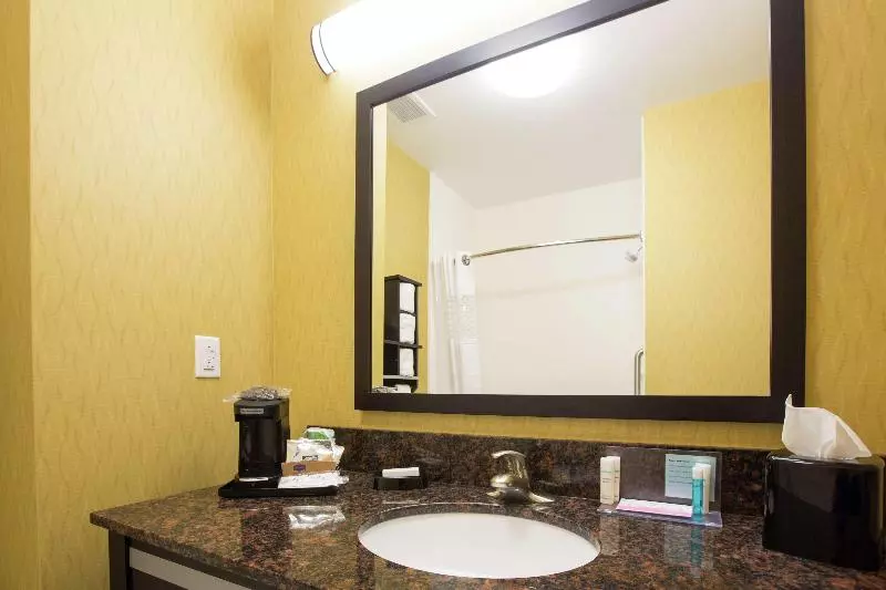 Standard-huone King-vuode, Hampton Inn & Suites Toledo/westgate