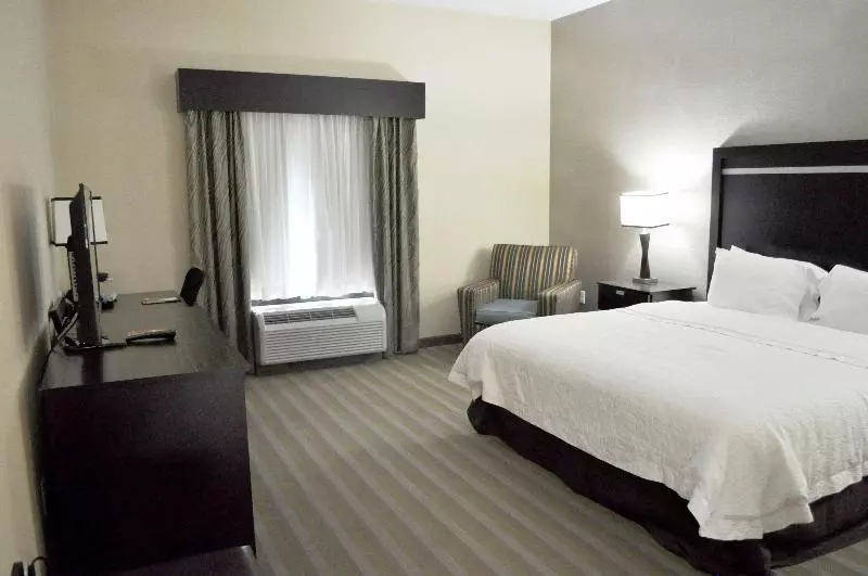 Standard-huone King-vuode, Hampton Inn & Suites Toledo/westgate