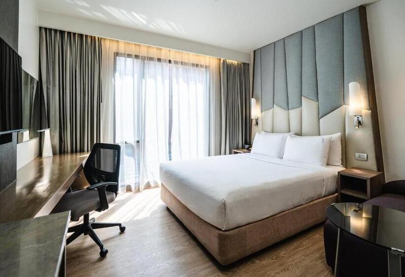 Номер Стандарт Адаптированный для Инвалидов, Holiday Inn Express Bangkok Sukhumvit 11, An Ihg