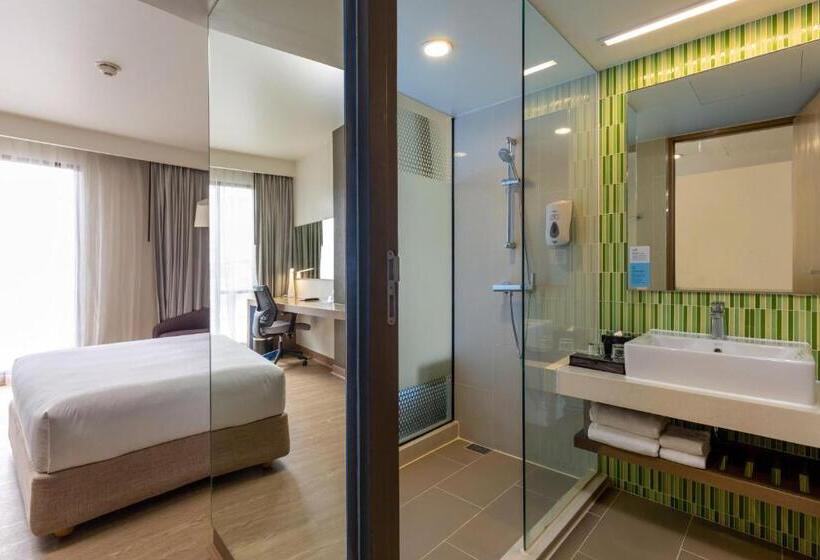 クイーンベッドのスーペリアルーム, Holiday Inn Express Bangkok Sukhumvit 11, An Ihg