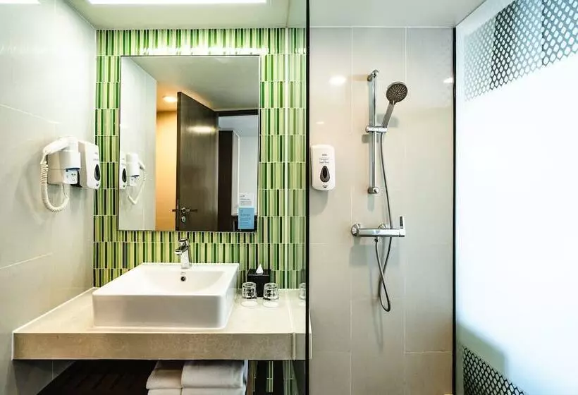 ダブルベッドスタンダードルーム, Holiday Inn Express Bangkok Sukhumvit 11, An Ihg