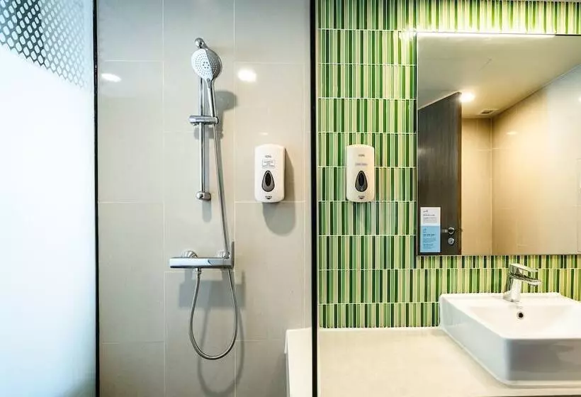 ダブルベッドスタンダードルーム, Holiday Inn Express Bangkok Sukhumvit 11, An Ihg