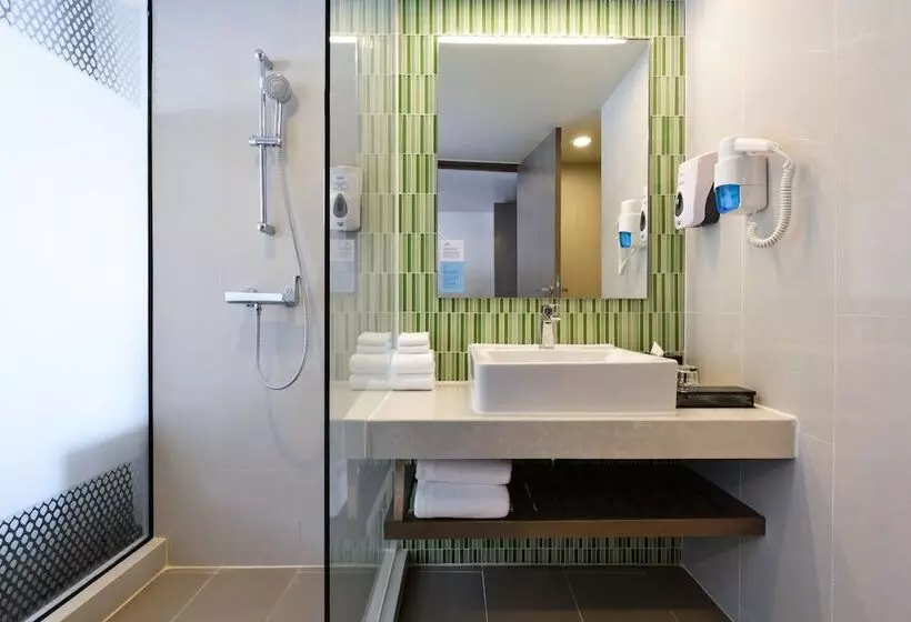 ダブルベッドスタンダードルーム, Holiday Inn Express Bangkok Sukhumvit 11, An Ihg