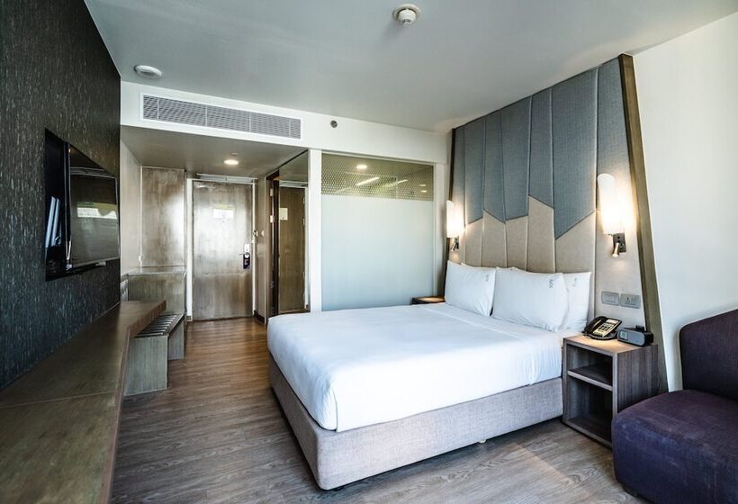 Номер Стандарт Двуспальная Кровать, Holiday Inn Express Bangkok Sukhumvit 11, An Ihg