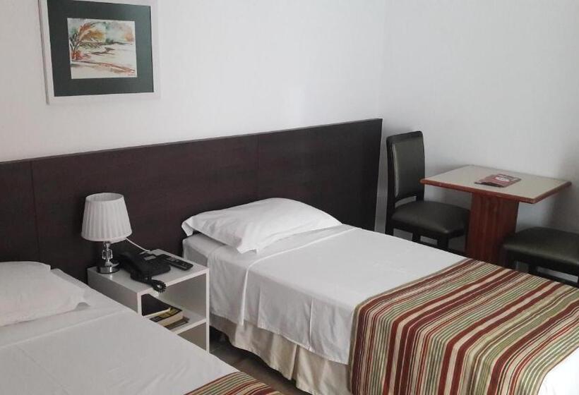 חדר דלוקס, Hz